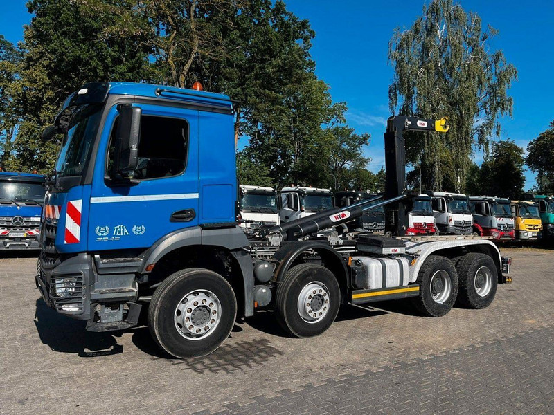 Mercedes-Benz AROCS 3246 8X4 ABROLLKIPPER HYVALIFT 26.57 - Hook lift truck: picture 1 Mercedes-Benz AROCS 3246 8X4 ABROLLKIPPER HYVALIFT 26.57 - Hook lift truck: picture 1