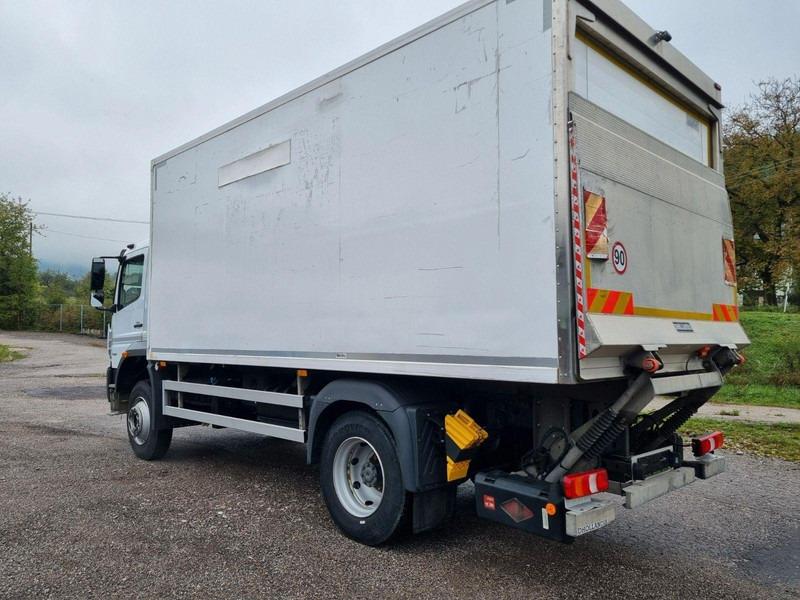 Mercedes-Benz ATEGO 1323 4x4 Refrigerated CARRIER XARIOS 600MT + Tail Lift - Refrigerator truck: picture 3 Mercedes-Benz ATEGO 1323 4x4 Refrigerated CARRIER XARIOS 600MT + Tail Lift - Refrigerator truck: picture 3