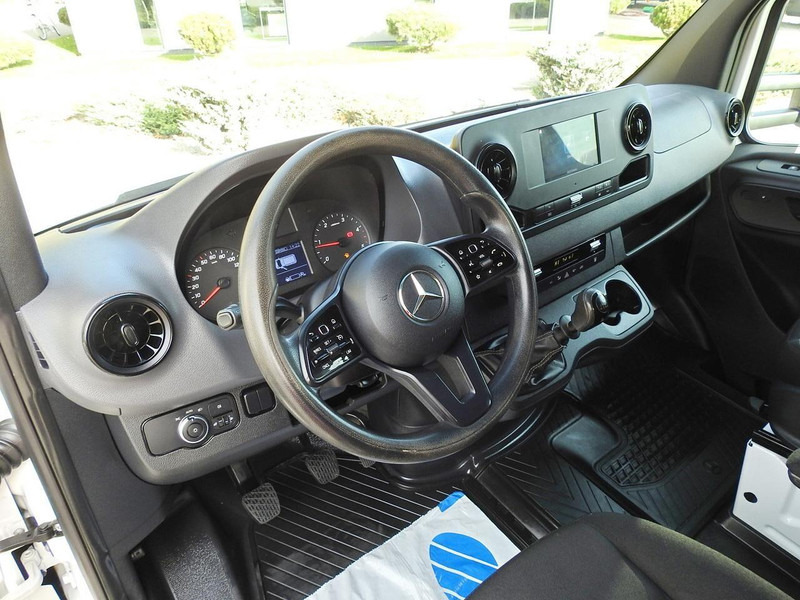 Mercedes-Benz SPRINTER 516 SKRZYNIA PODWÓJNA KABINA DOKA 6 MIEJSC TEMPOMAT KLI - Flatbed van: picture 2 Mercedes-Benz SPRINTER 516 SKRZYNIA PODWÓJNA KABINA DOKA 6 MIEJSC TEMPOMAT KLI - Flatbed van: picture 2