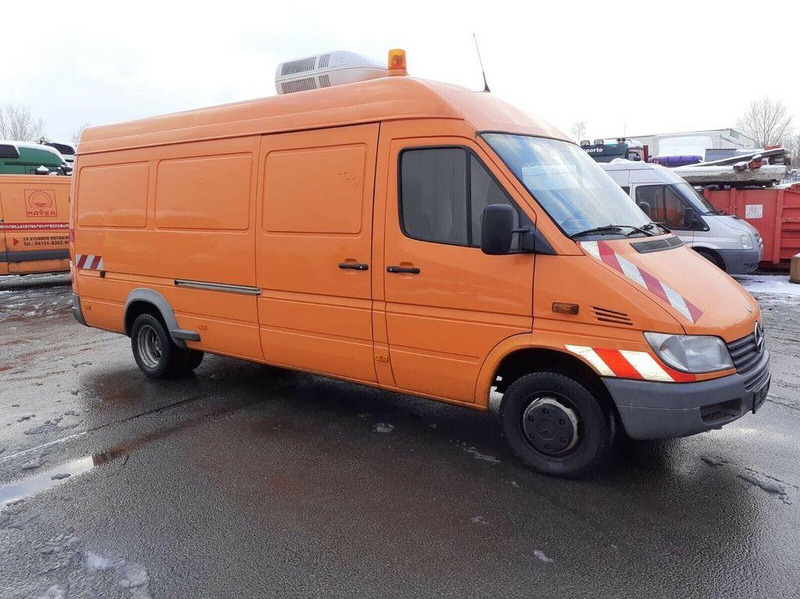 Mercedes-Benz Sprinter 413 - Vacuum truck: picture 3 Mercedes-Benz Sprinter 413 - Vacuum truck: picture 3