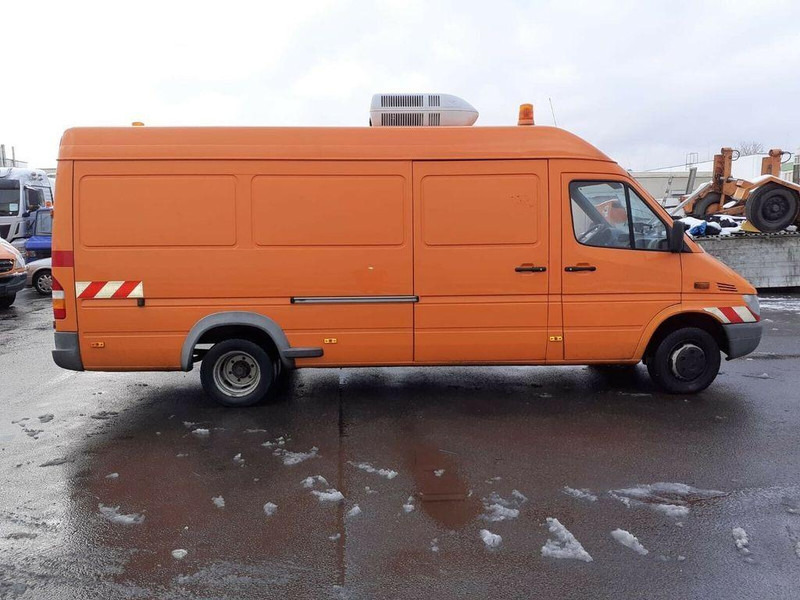 Mercedes-Benz Sprinter 413 - Vacuum truck: picture 4 Mercedes-Benz Sprinter 413 - Vacuum truck: picture 4