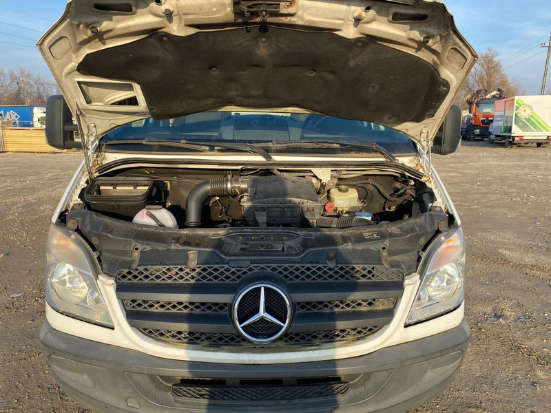 Mini artic tractor unit Mercedes-Benz Sprinter 515 - BE Mini Trekker - SZM - 3.5t: picture 9 Mini artic tractor unit Mercedes-Benz Sprinter 515 - BE Mini Trekker - SZM - 3.5t: picture 9