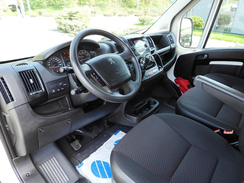 Peugeot BOXER  WYWROTKA PODWÓJNA KABINA DOKA 7 MIEJSC TEMPOMAT KLIMATYZA - Tipper: picture 2 Peugeot BOXER  WYWROTKA PODWÓJNA KABINA DOKA 7 MIEJSC TEMPOMAT KLIMATYZA - Tipper: picture 2