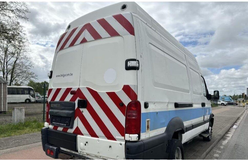 Box van Renault Mascott 2.8 Van: picture 12