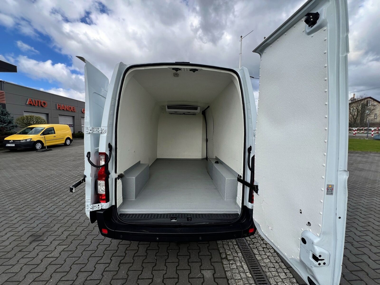 Refrigerated van Renault Master 130 DCI L3H2 Maxi Chłodnia: picture 1