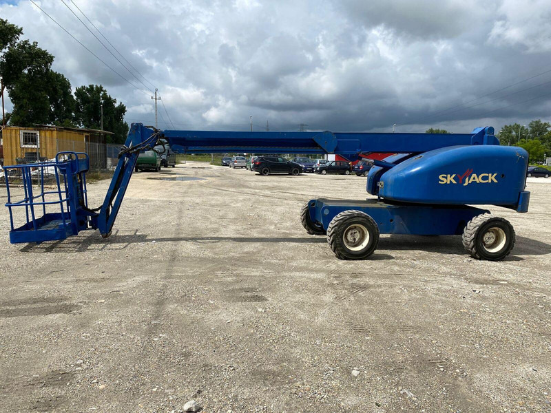 Skyjack SJ40T 4x4 Diesel - Lifting basket - 14m - Aerial platform: picture 3 Skyjack SJ40T 4x4 Diesel - Lifting basket - 14m - Aerial platform: picture 3