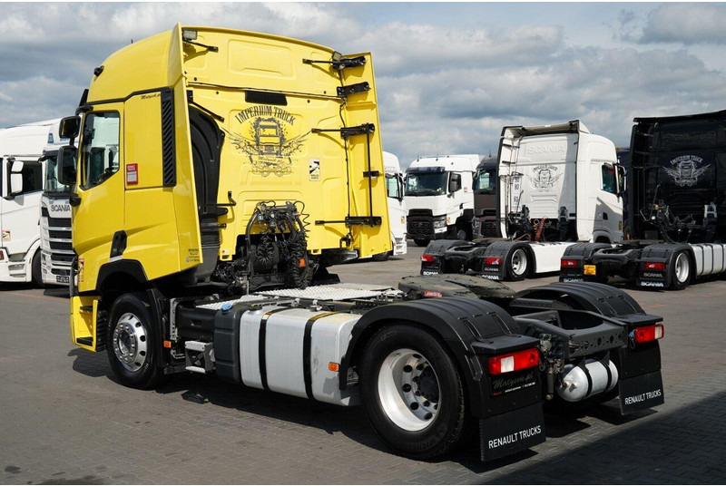 Tractor unit Renault T 440: picture 7 Tractor unit Renault T 440: picture 7