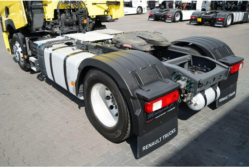 Tractor unit Renault T 440: picture 14 Tractor unit Renault T 440: picture 14