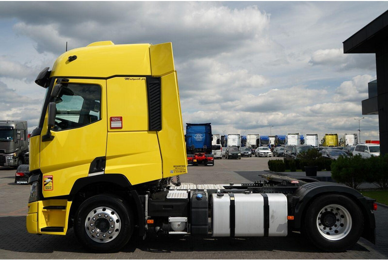 Tractor unit Renault T 440: picture 6 Tractor unit Renault T 440: picture 6