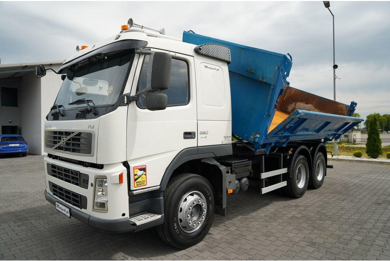 Tipper Volvo FM 360 / 6x4 / WYWROTKA DWUSTRONNA / HYDROBURTA / MANUAL / SPROW: picture 11 Tipper Volvo FM 360 / 6x4 / WYWROTKA DWUSTRONNA / HYDROBURTA / MANUAL / SPROW: picture 11