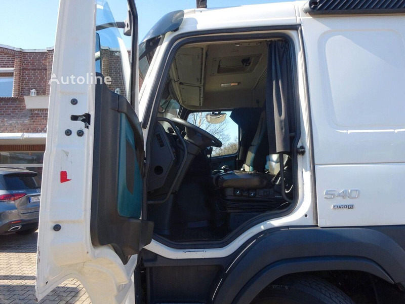 Dropside/ Flatbed truck, Crane truck Volvo FMX 540: picture 11 Dropside/ Flatbed truck, Crane truck Volvo FMX 540: picture 11