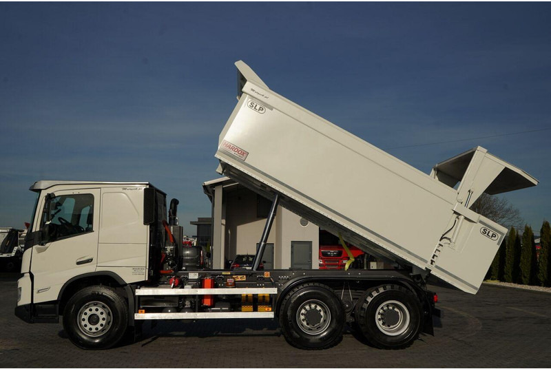 Volvo FMX 550 / 6x4 / WYWROTKA / WOZIDŁO / HARDOX / HYDRAULICZNA KLAPA - Tipper: picture 2 Volvo FMX 550 / 6x4 / WYWROTKA / WOZIDŁO / HARDOX / HYDRAULICZNA KLAPA - Tipper: picture 2