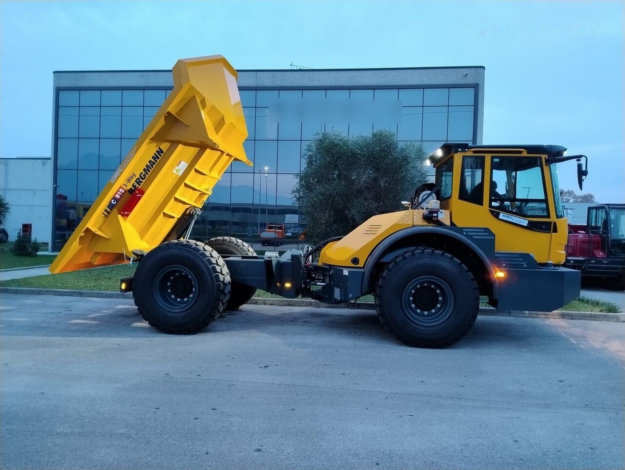 Bergmann C815s - Tipper: picture 1 Bergmann C815s - Tipper: picture 1