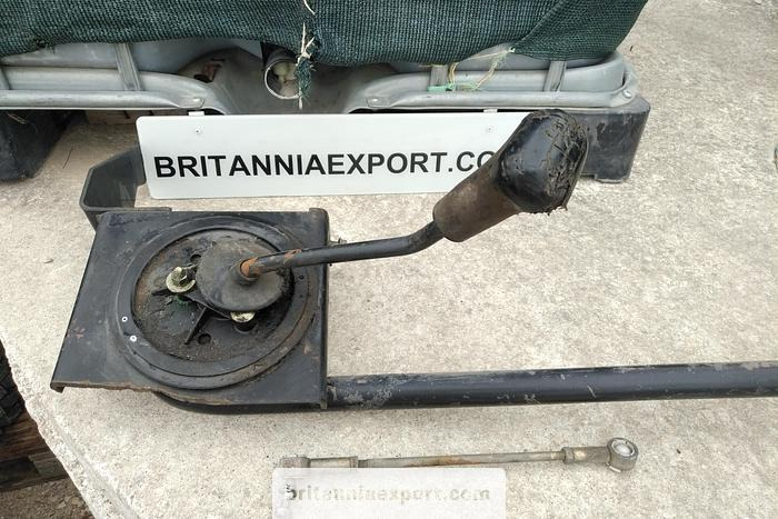 NISSAN Atleon L35 - Gear stick: picture 1 NISSAN Atleon L35 - Gear stick: picture 1