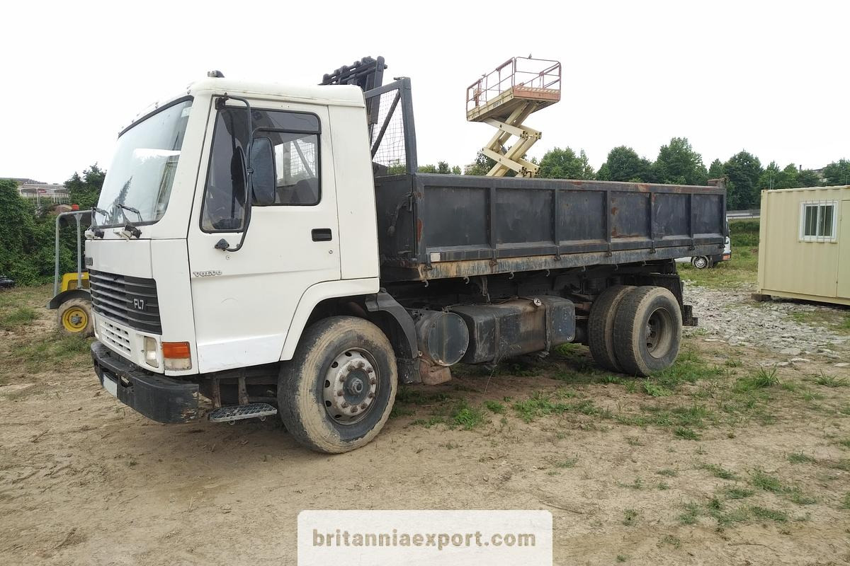 VOLVO FL7 260 HP 6 Cylinder | 19 Ton 3-Way Tipper Truck - Tipper: picture 4 VOLVO FL7 260 HP 6 Cylinder | 19 Ton 3-Way Tipper Truck - Tipper: picture 4