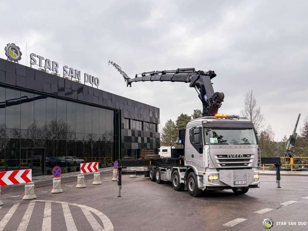 Iveco STRALIS AS320S50Y 8x2 HMF 8520-0K6 FLY JIB Winc - Crane truck: picture 2 Iveco STRALIS AS320S50Y 8x2 HMF 8520-0K6 FLY JIB Winc - Crane truck: picture 2