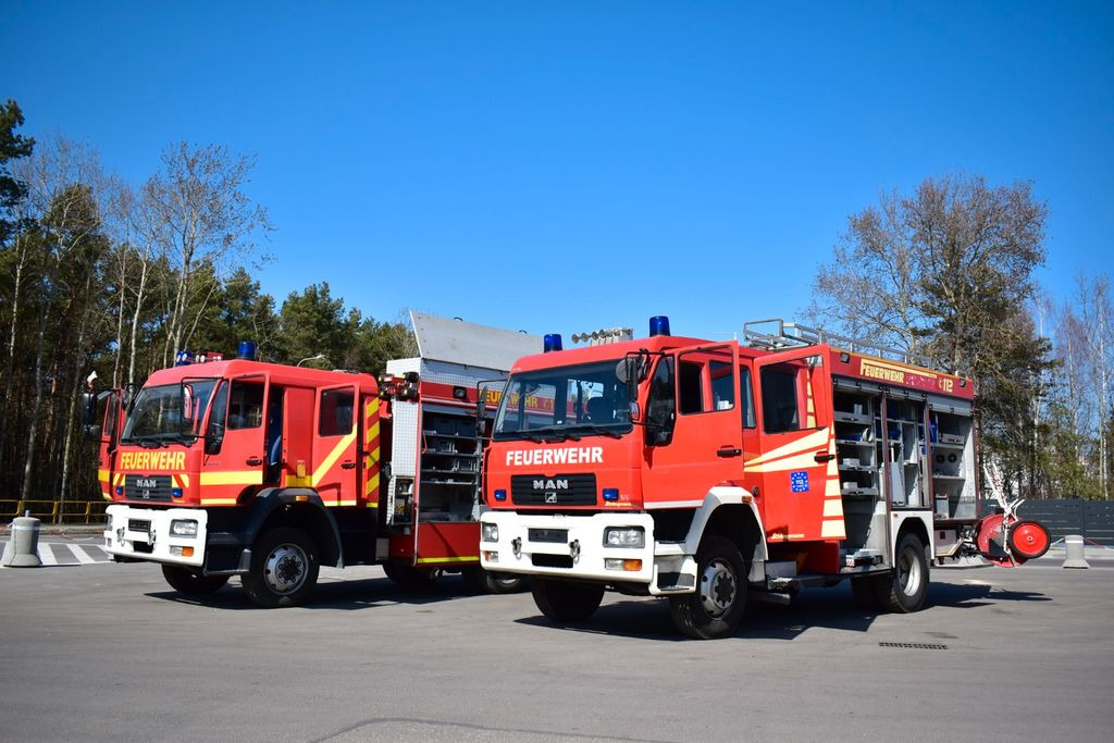 MAN 4x4 Firetruck Feuerwehr DOKA Expedition Camper - Fire truck: picture 3 MAN 4x4 Firetruck Feuerwehr DOKA Expedition Camper - Fire truck: picture 3
