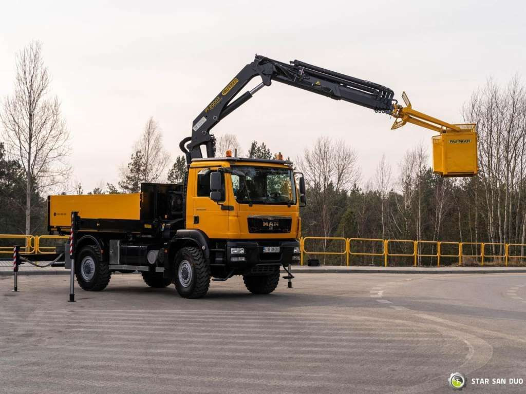 MAN TGM 18.340 4x4 PALFINGER PK 20002 CRANE BASKET MAN TGM 18.340 4x4 PALFINGER PK 20002 CRANE BASKET - Crane truck, Dropside/ Flatbed truck: picture 2 MAN TGM 18.340 4x4 PALFINGER PK 20002 CRANE BASKET MAN TGM 18.340 4x4 PALFINGER PK 20002 CRANE BASKET - Crane truck, Dropside/ Flatbed truck: picture 2