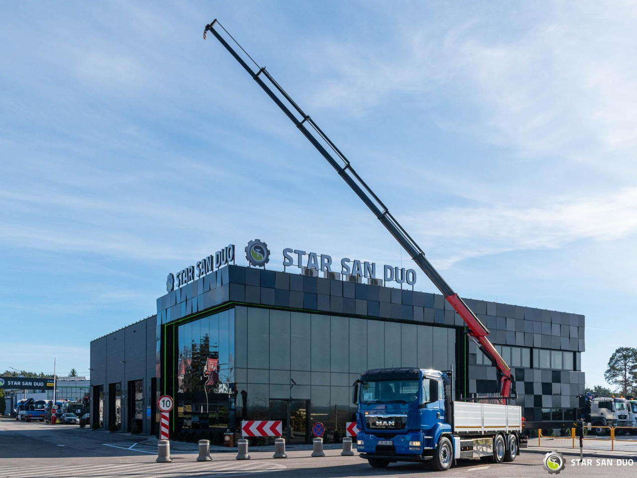 - Crane truck: picture 3 - Crane truck: picture 3