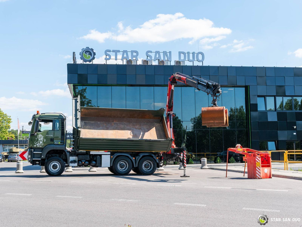 - Tipper: picture 1 - Tipper: picture 1