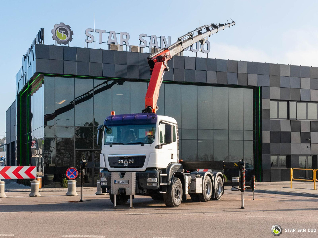 - Crane truck: picture 1 - Crane truck: picture 1