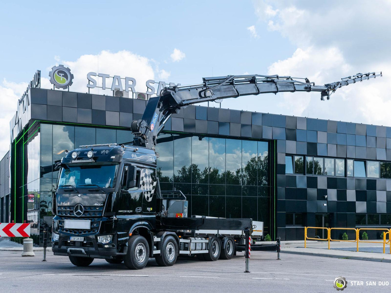 - Crane truck: picture 3 - Crane truck: picture 3
