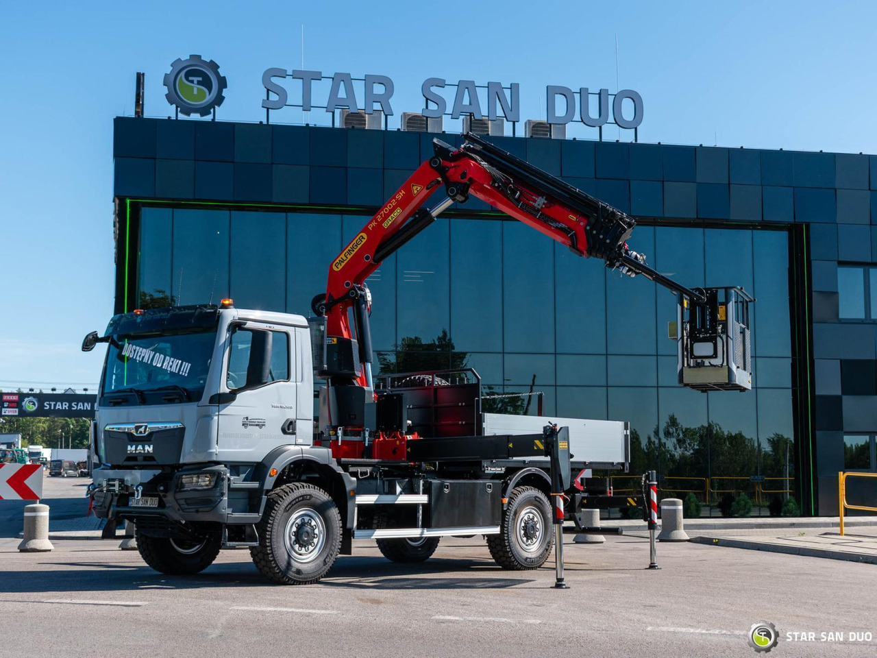 - Crane truck: picture 3 - Crane truck: picture 3