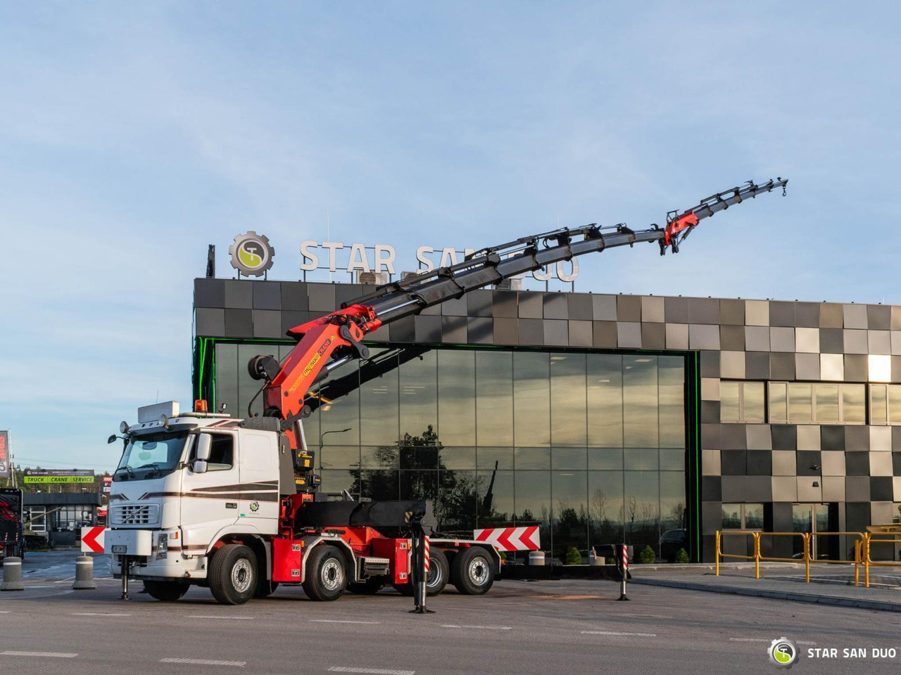 - Crane truck: picture 4 - Crane truck: picture 4
