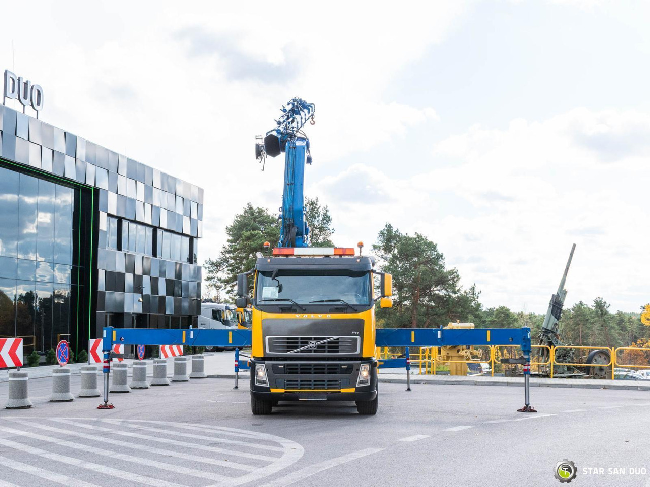 - Crane truck: picture 3 - Crane truck: picture 3