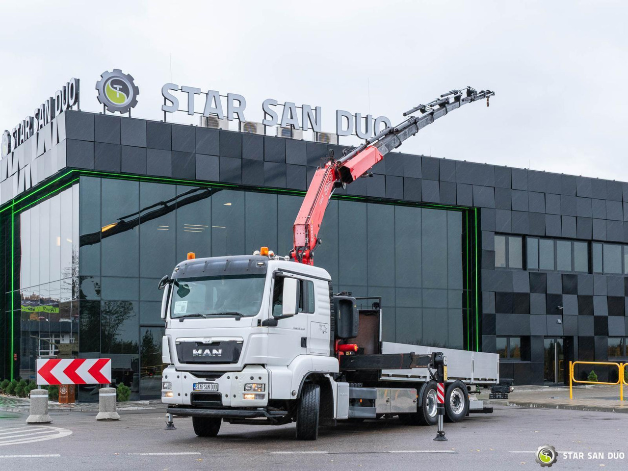 - Crane truck: picture 5 - Crane truck: picture 5