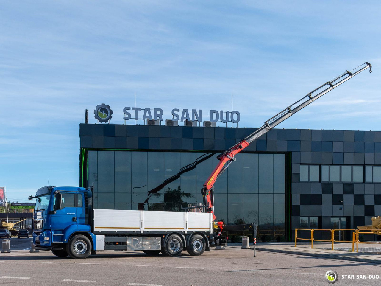 - Crane truck: picture 2 - Crane truck: picture 2