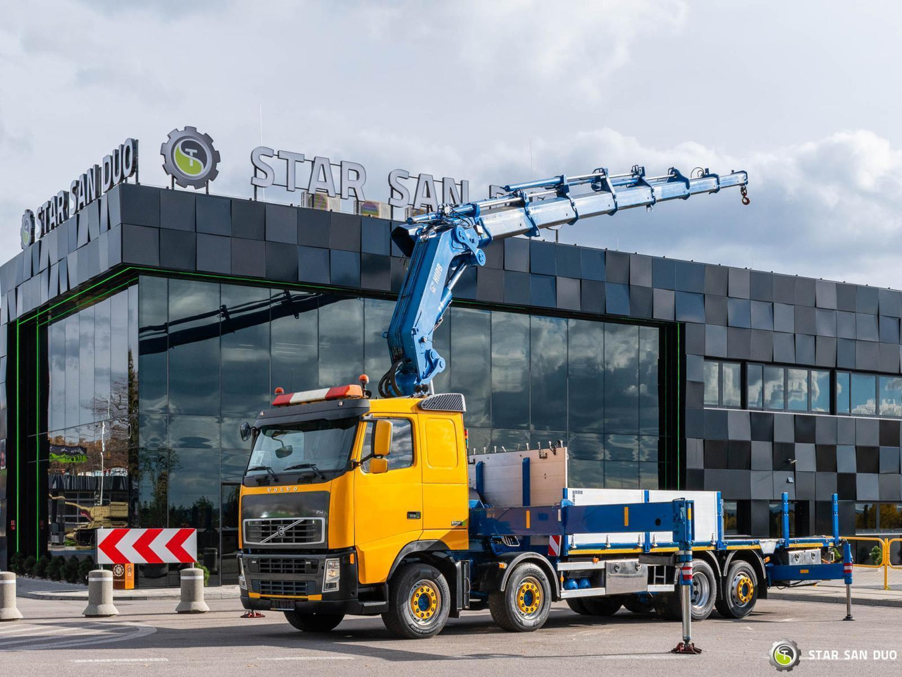 - Crane truck: picture 4 - Crane truck: picture 4