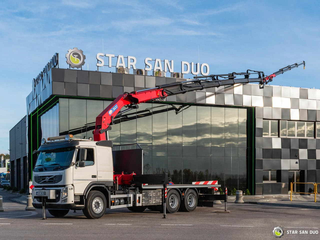 - Crane truck: picture 1 - Crane truck: picture 1