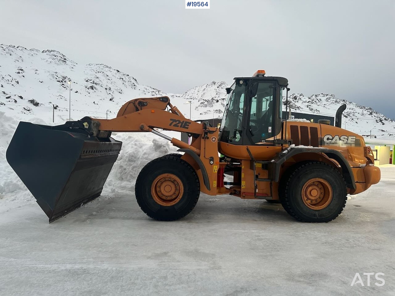 Case 721E hjullaster m/ snøskuffe og grusskuffe. Ny vekt og 2 sett dekk. SE VIDEO - Wheel loader: picture 3 Case 721E hjullaster m/ snøskuffe og grusskuffe. Ny vekt og 2 sett dekk. SE VIDEO - Wheel loader: picture 3