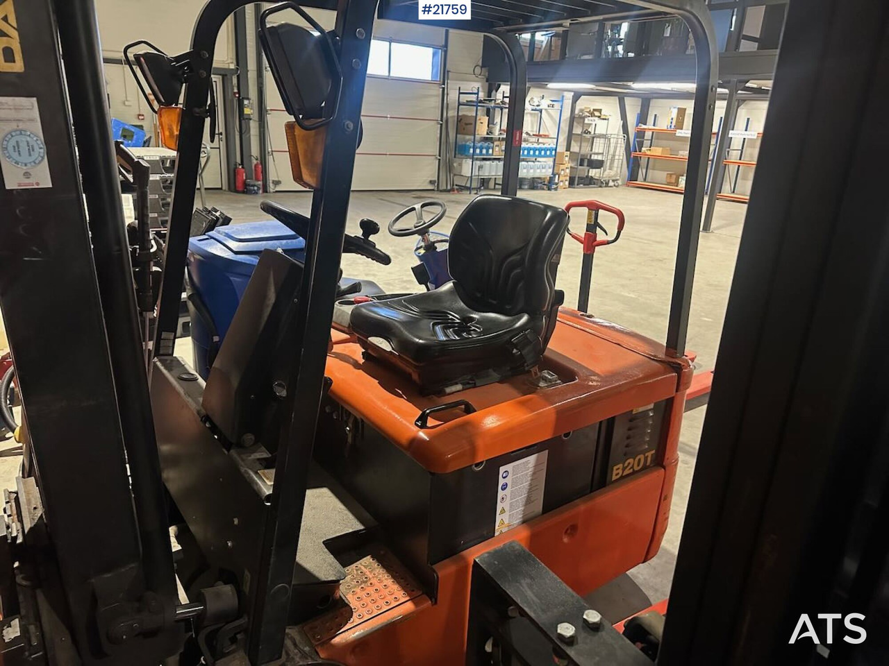 Daewoo B20T truck m/ 4,5 m løftehøyde - Low loader semi-trailer: picture 5 Daewoo B20T truck m/ 4,5 m løftehøyde - Low loader semi-trailer: picture 5