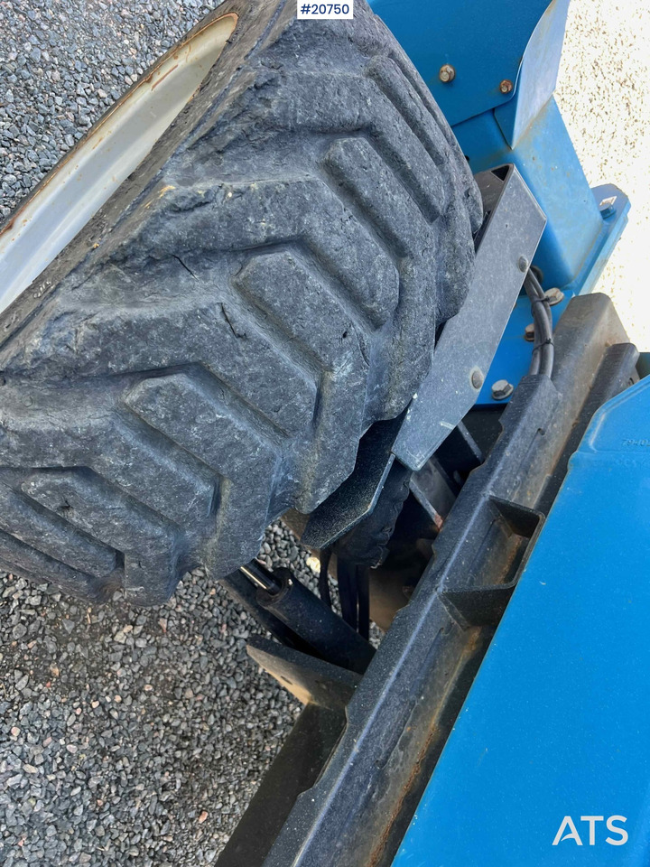 Scissor lift Genie GS4390: picture 32
