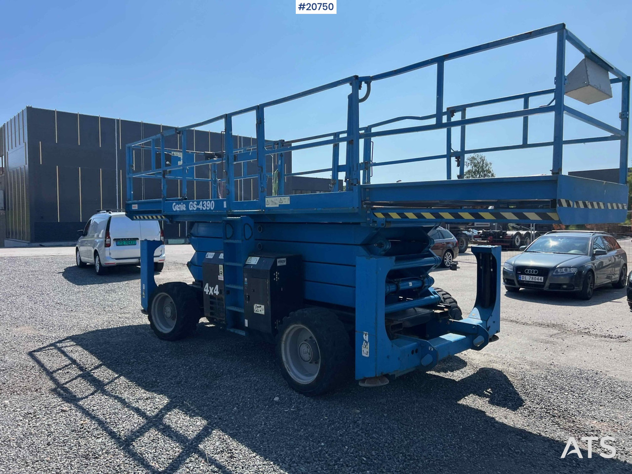 Scissor lift Genie GS4390: picture 15