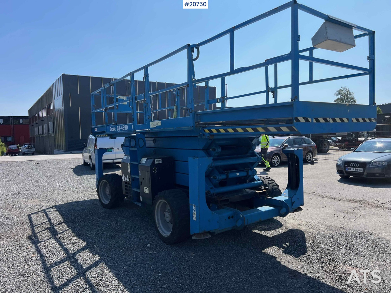 Scissor lift Genie GS4390: picture 14