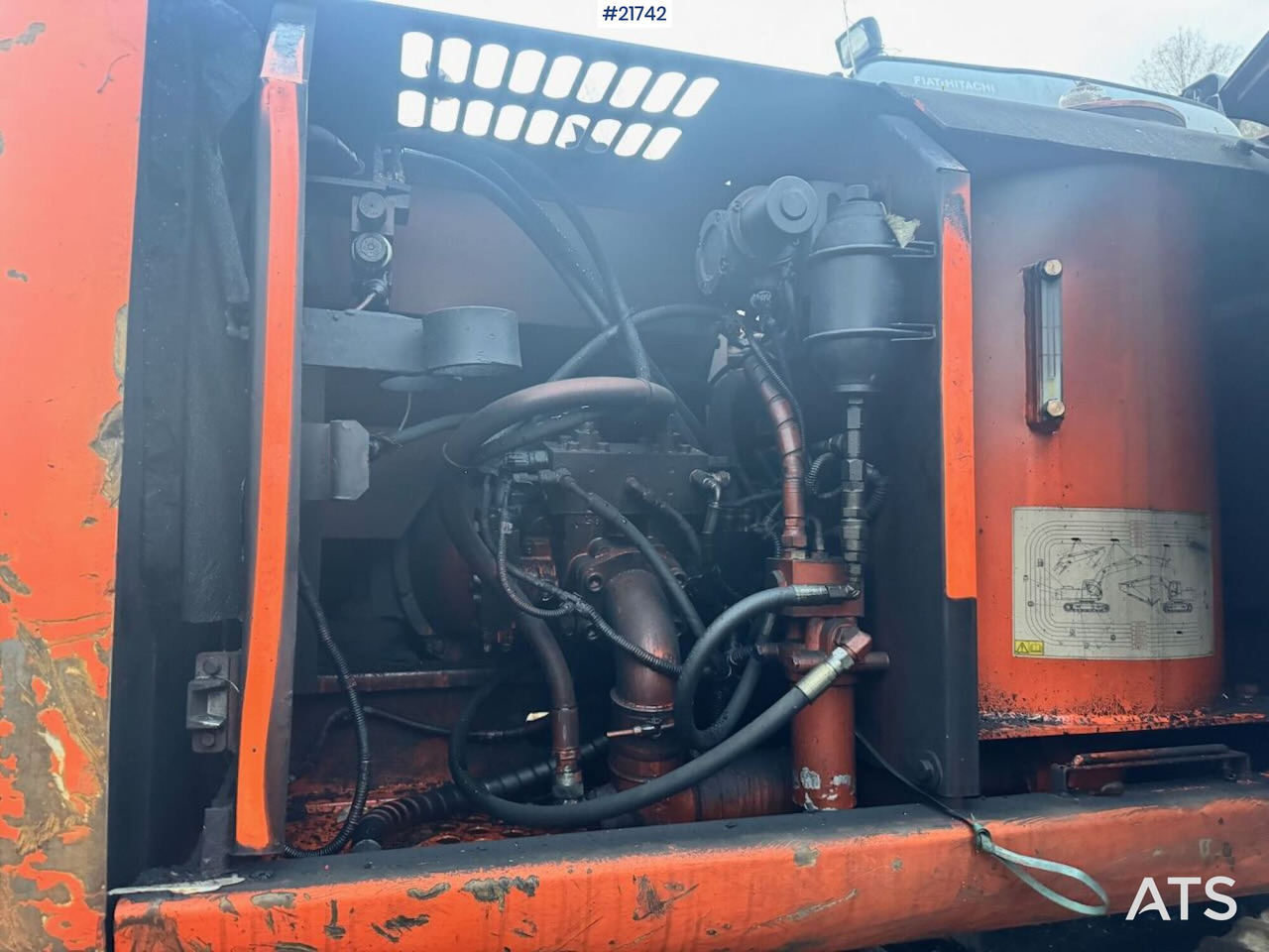 Crawler excavator Hitachi EX165 beltegraver m/ 2 skuffer: picture 31