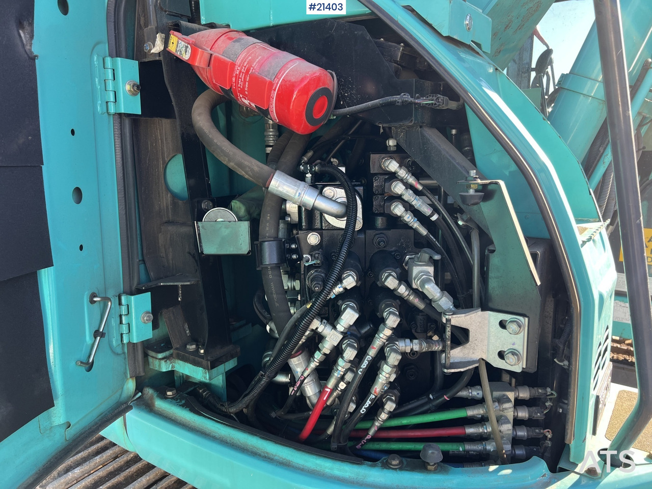 Crawler excavator Kobelco Sk140SRLC-3: picture 28