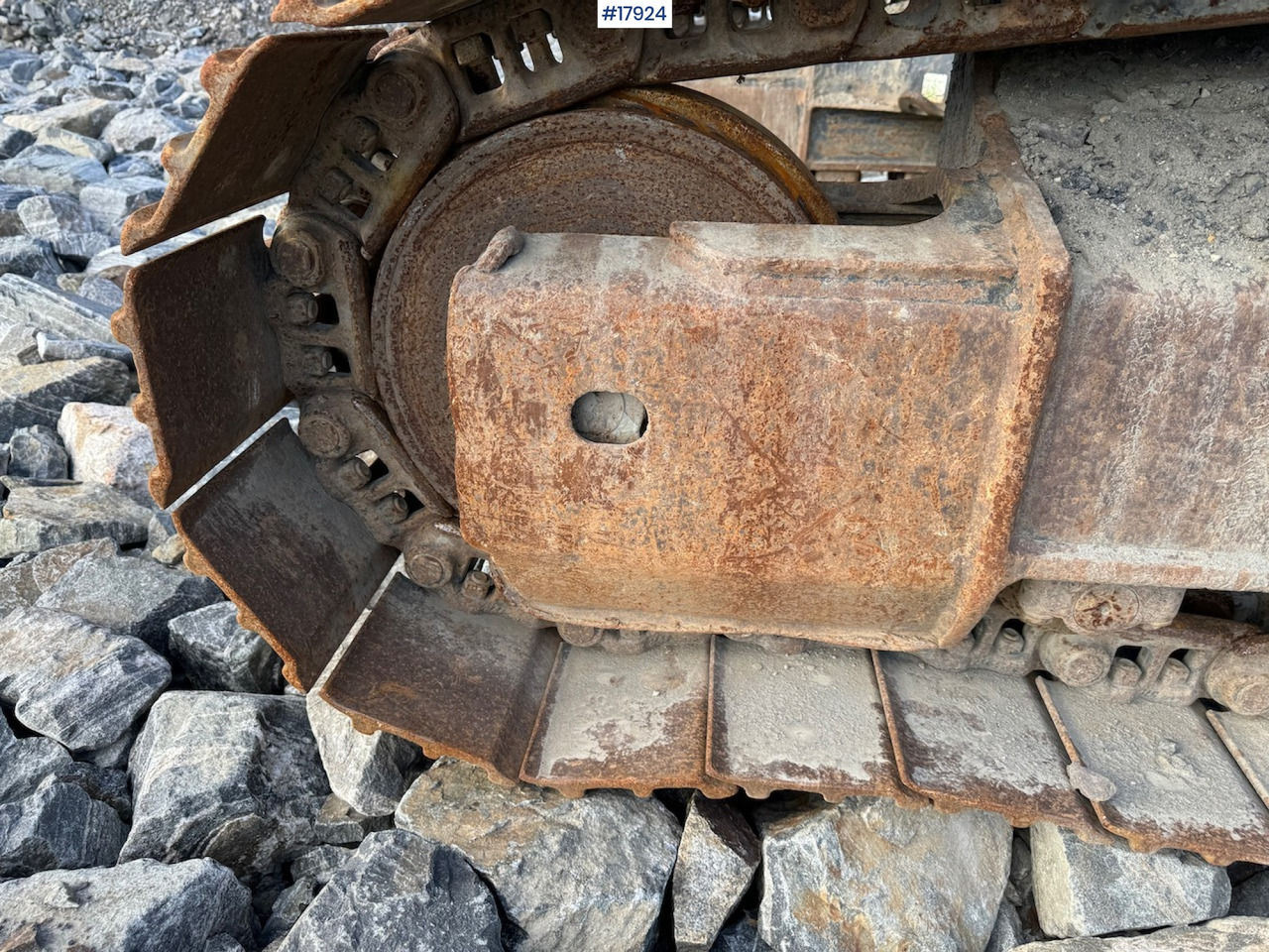 Excavator Komatsu PC240LC-10: picture 19