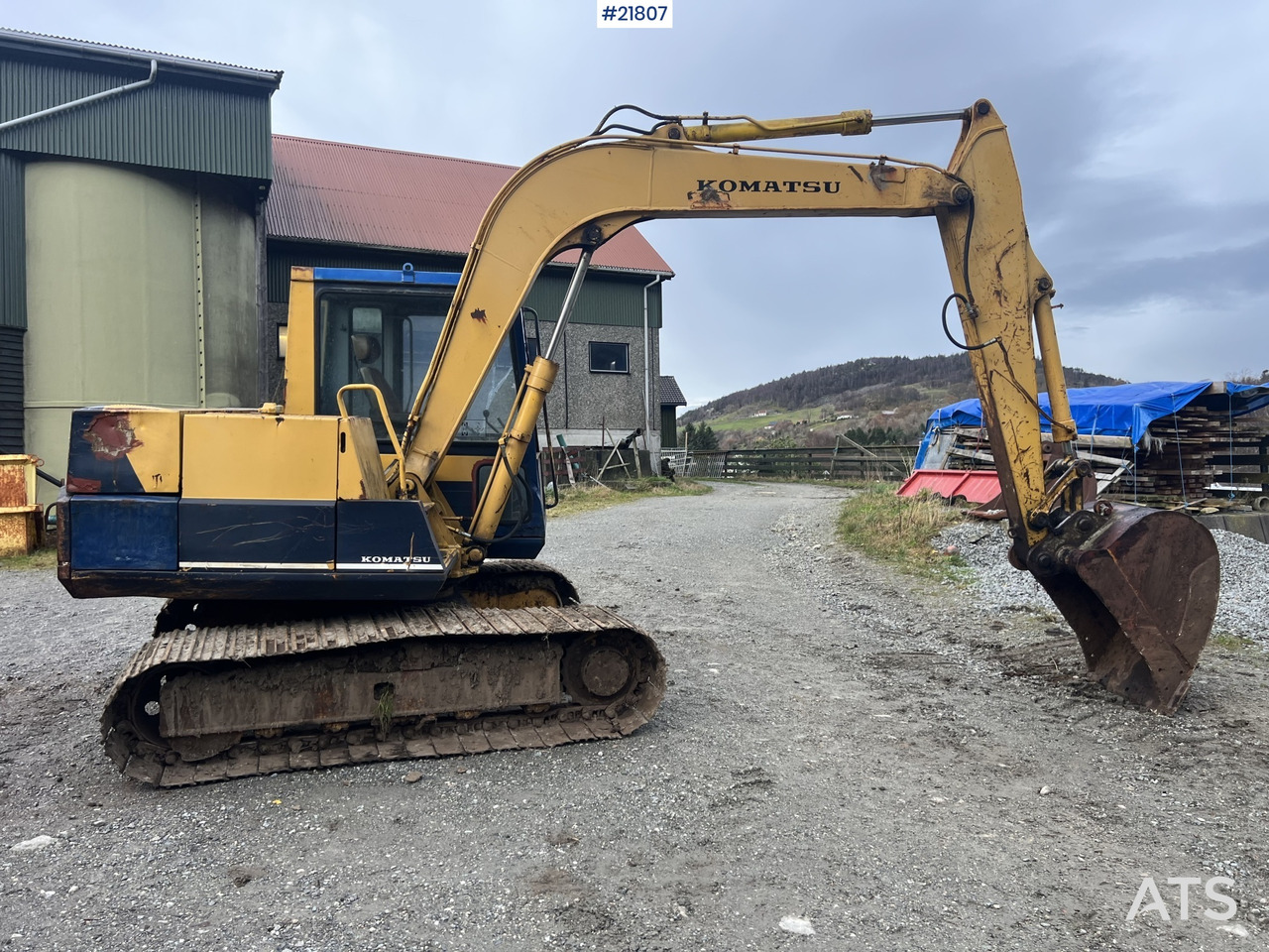 Komatsu pc60-5 gravemaskin m/ renskeskuffe,soldeskuffe og smalskuffe - Excavator: picture 3 Komatsu pc60-5 gravemaskin m/ renskeskuffe,soldeskuffe og smalskuffe - Excavator: picture 3