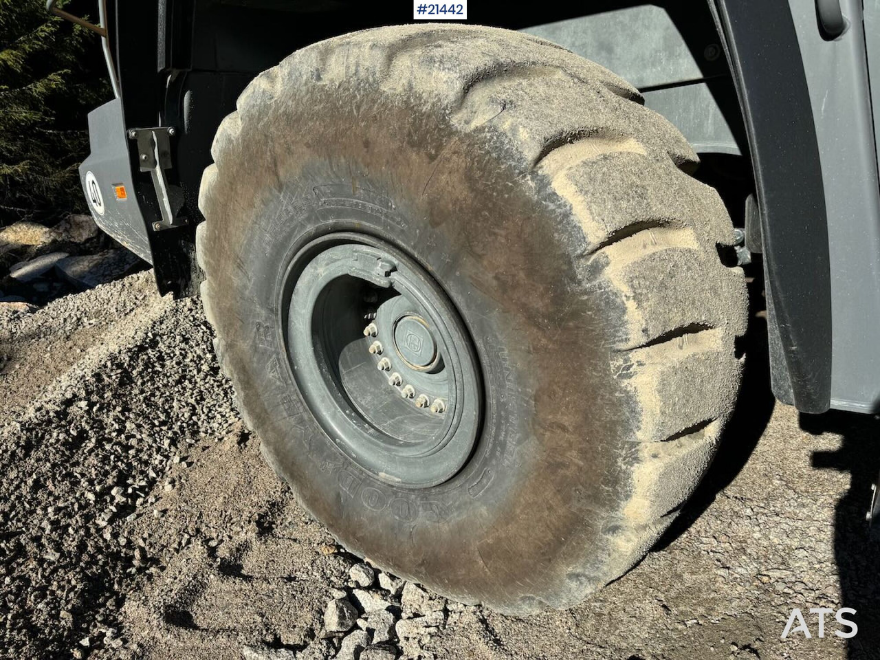 Wheel loader Liebherr L580: picture 12 Wheel loader Liebherr L580: picture 12