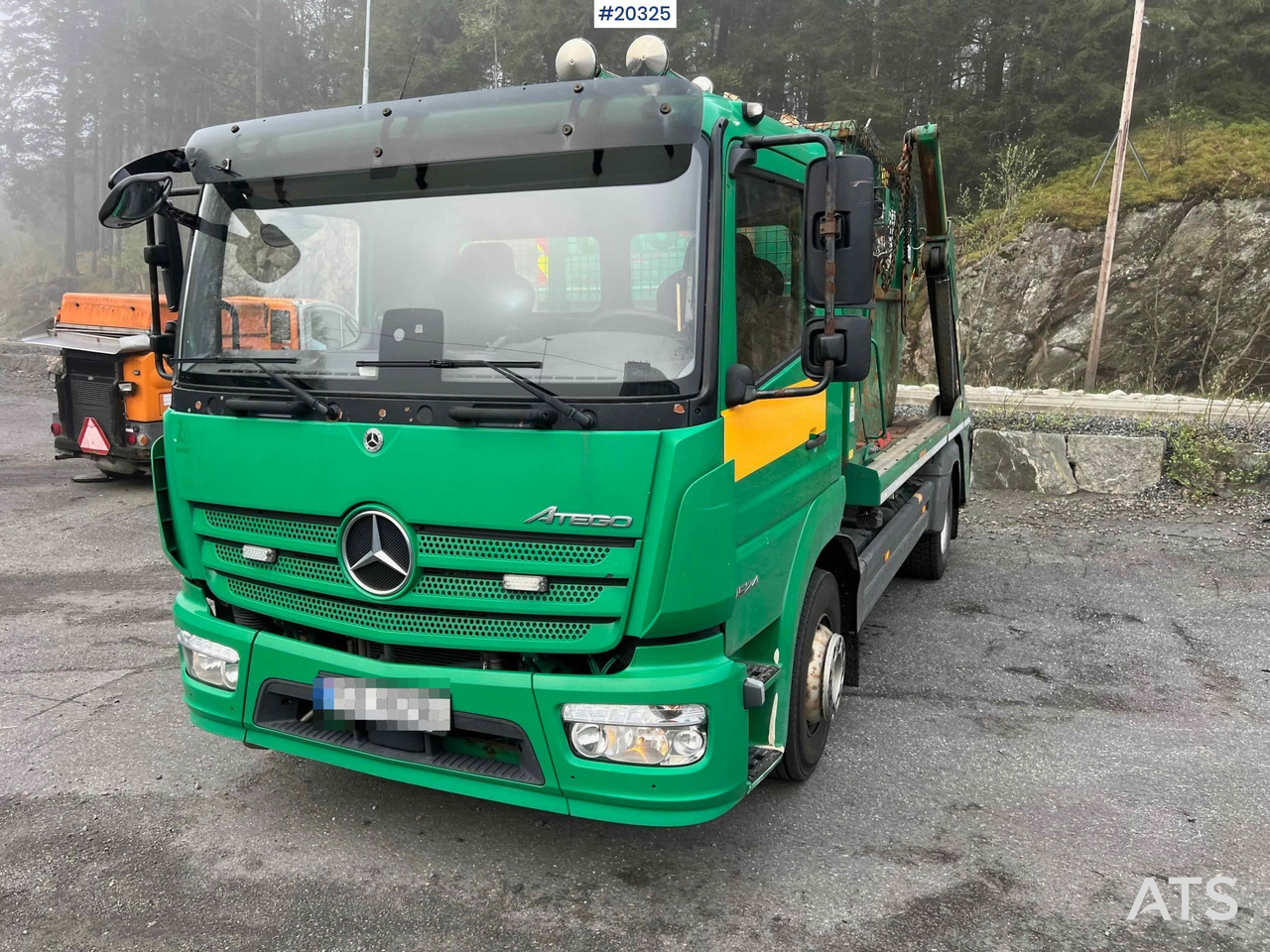 Mercedes Atego 1524 - Skip loader truck: picture 2 Mercedes Atego 1524 - Skip loader truck: picture 2