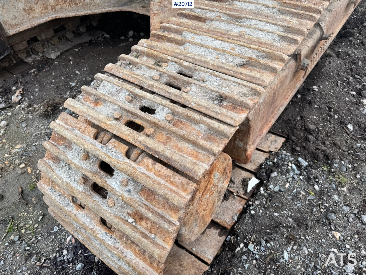 Excavator New Holland kobelco E305B: picture 13