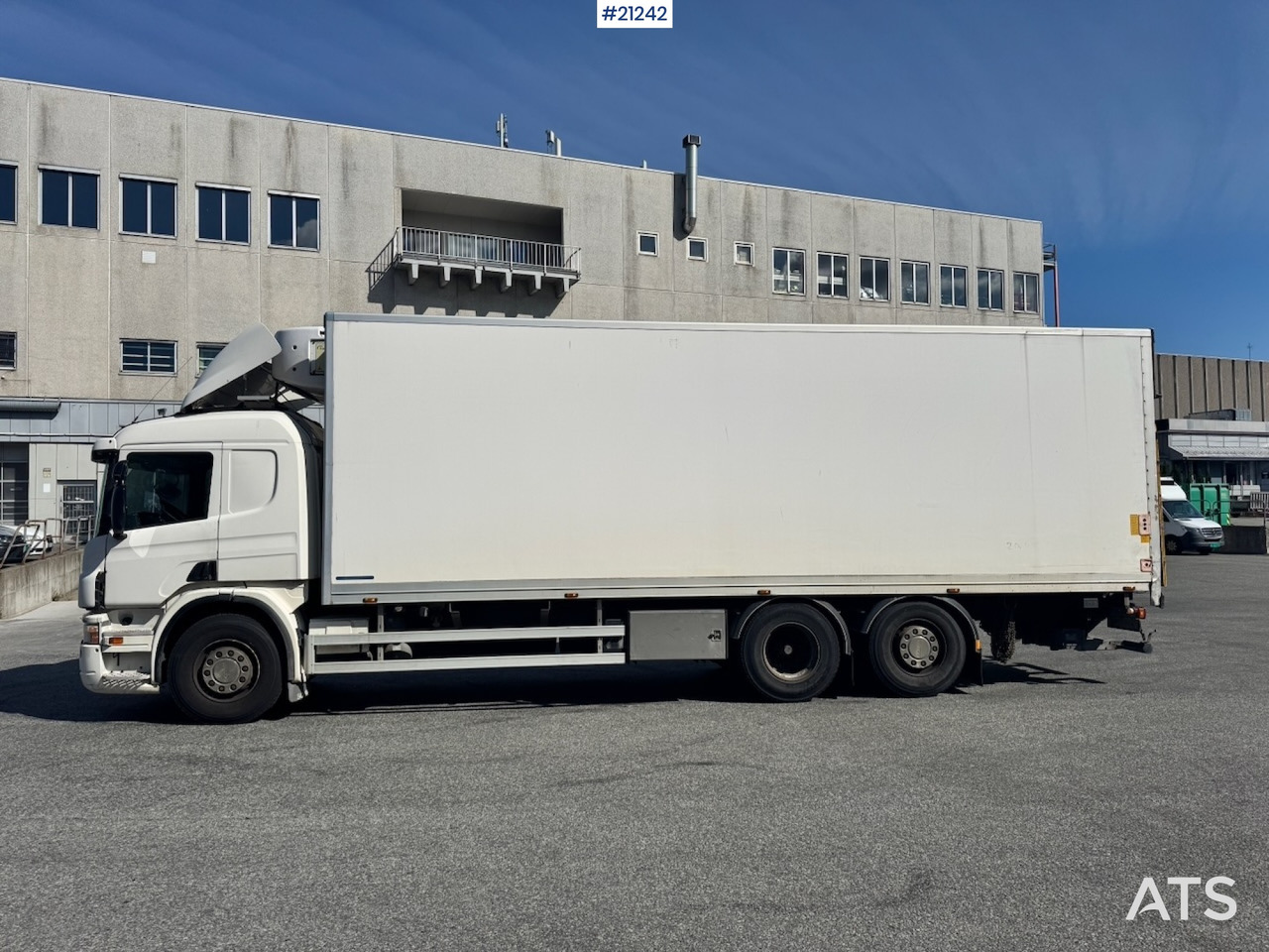 Scania P420 - Refrigerator truck: picture 4 Scania P420 - Refrigerator truck: picture 4