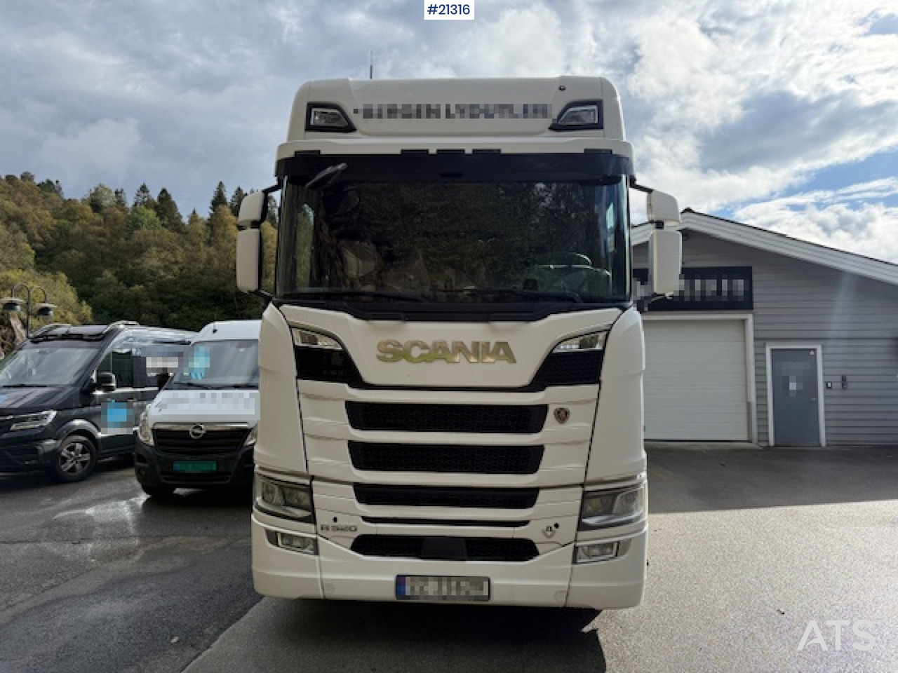Scania R520 - Box truck: picture 2 Scania R520 - Box truck: picture 2