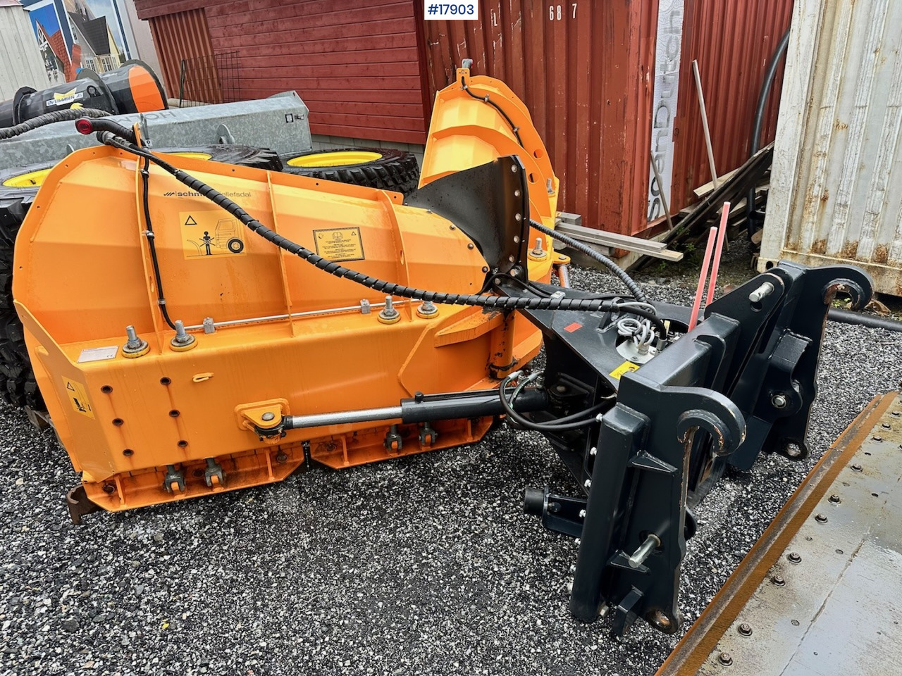Schmidt V90 - Snow plough for Construction machinery: picture 1 Schmidt V90 - Snow plough for Construction machinery: picture 1