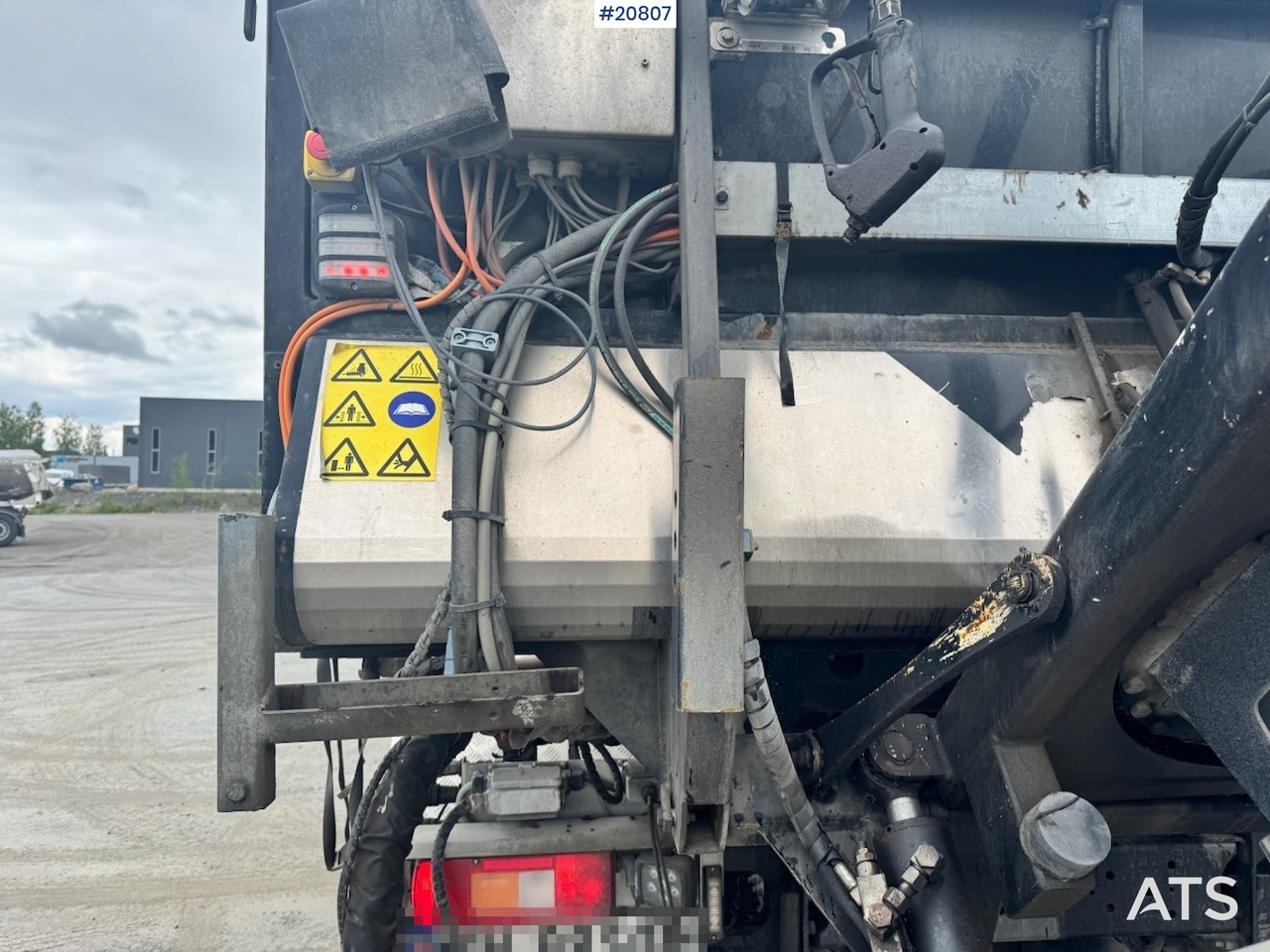 Truck, Asphalt machine Volvo FE320: picture 26