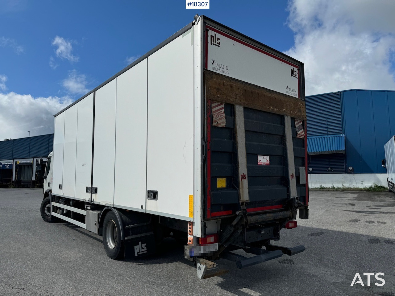 Volvo FE320 - Box truck: picture 3 Volvo FE320 - Box truck: picture 3